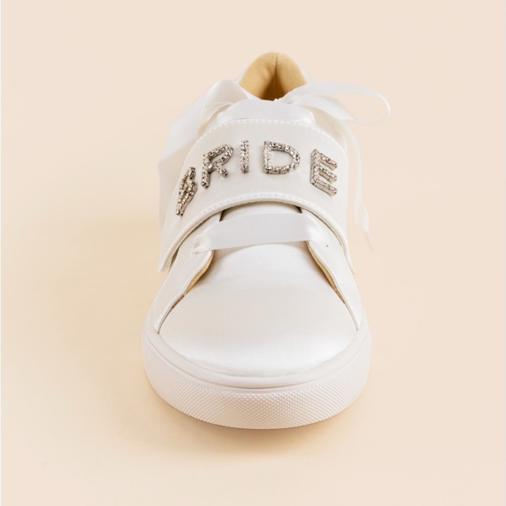 Betsey Johnson BLUE Lianna Bride White Sneakers Wedding Reception Shoes size 10